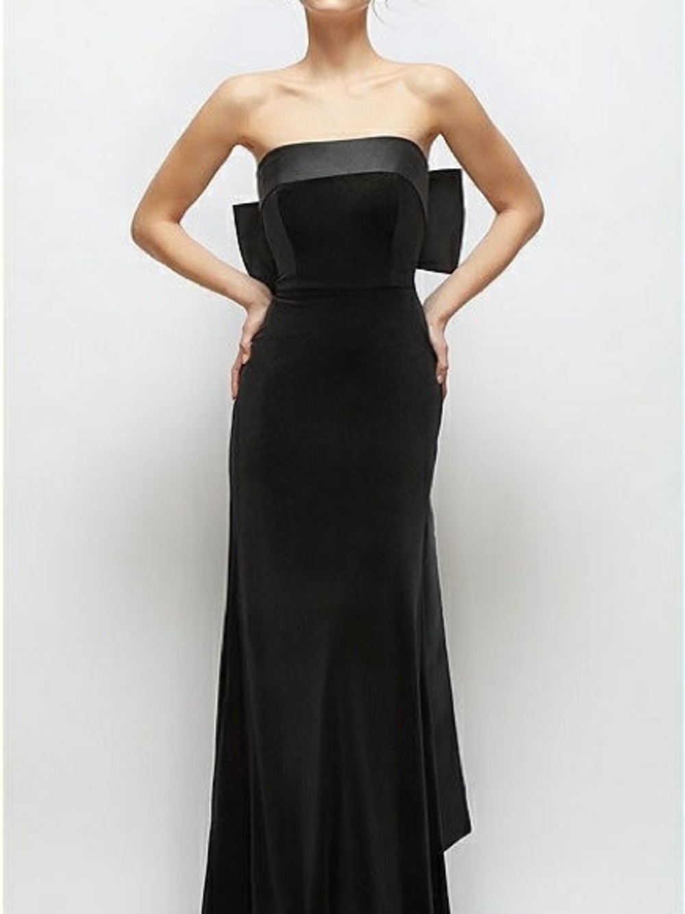 Strapless Black Formal Gown with Sculpted Waist Detail